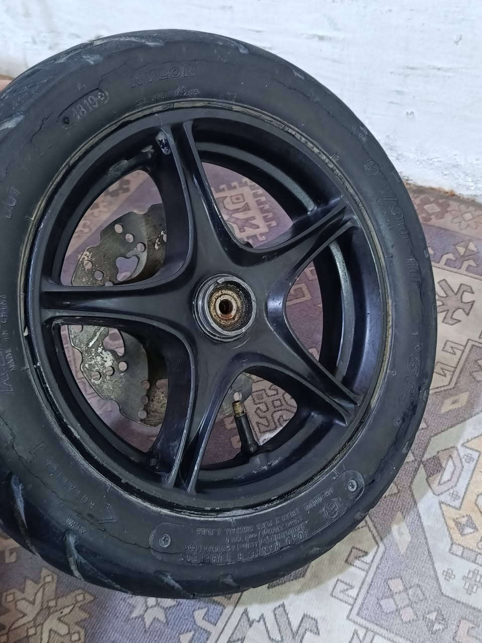 السلام عليكم غراض ماكس للبيع كلهن اصليات
ويل امامي نجمة كاملة صينية رياضيه 
بط
بكلايت مشمشي
لايت أصفر 
سواد دشبول املح
ذيل 
حاضن مكينة 
لايت + بكلايت فارغات
واقية صالنصة 
كور صيني نضيف 
مكاني بصرة توصيل موجود لكل المحافظات 
***********
