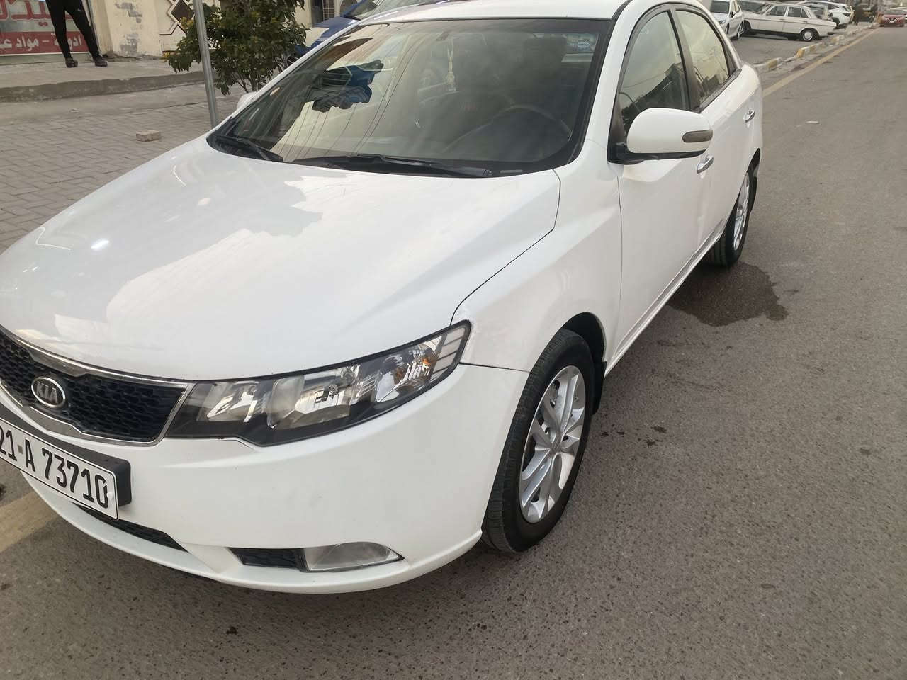 السلام عليكم
سيراتو 2011 رقم سليمانية باسمي سنوية لغاية 2030فول عدا البصمة حساس سلايد تحكم تبريد بيانو 
ويل كب محرك 1.6 صدر جديد مابيهة نقص بيهة صبغ بالباب الور ة الايمن والايسر مع الداير هذني انصبغن على ايدي وعندي صور
سعر 98 للاتصال ***********
مكانهة بغداد الكرخ
