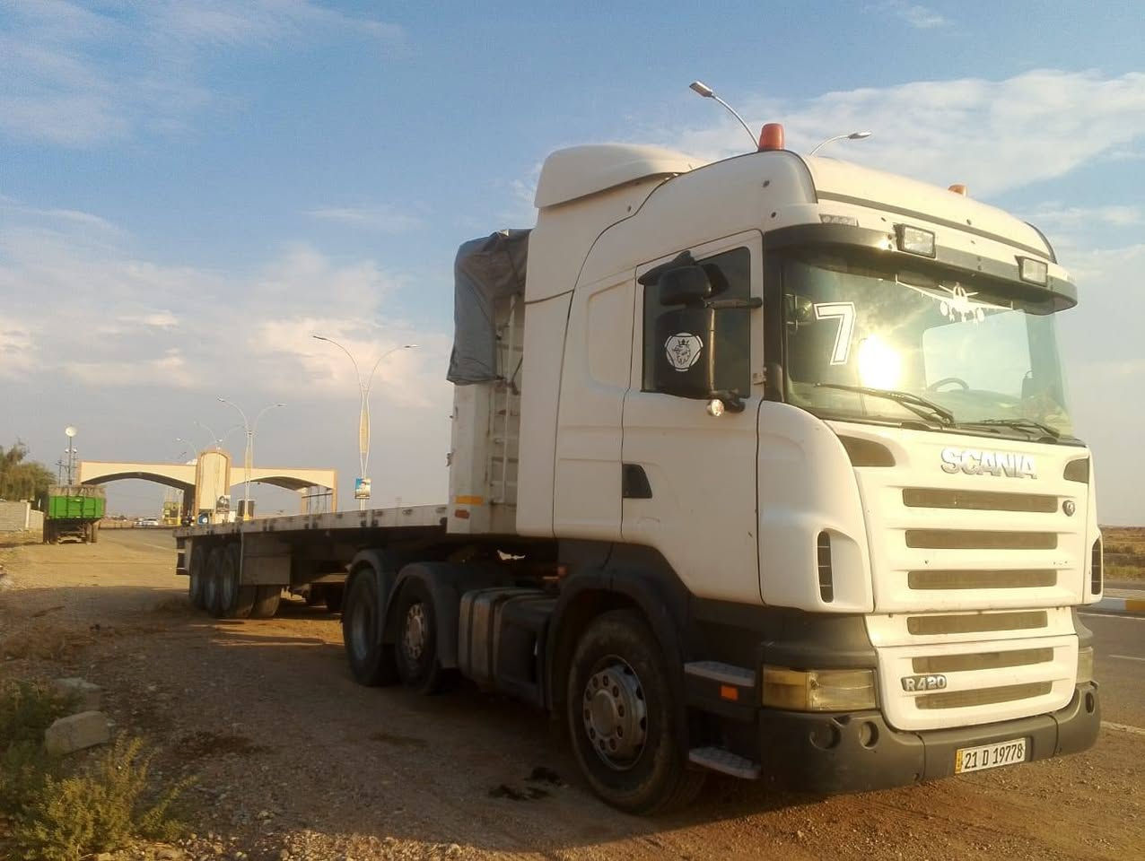 اسكانية للبيع عربانة مربوطة وراها موديل 2007رتيادر ثلاجة كير اوتماتيك عربانة جوانب***********
