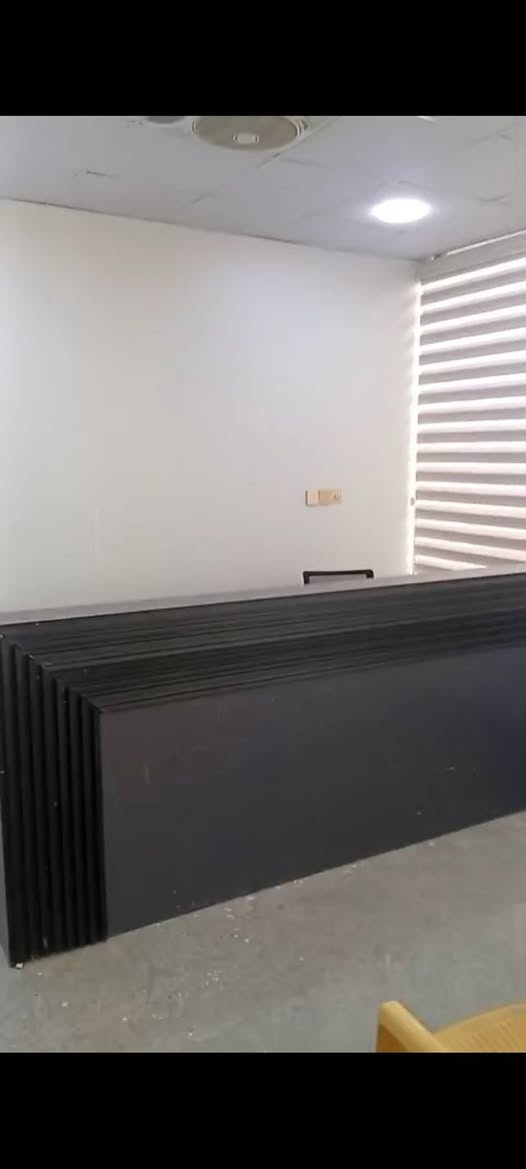 شركه سيراميك وأبواب للبيع في كربلاء 
في موقع مميز تبعد عن الامام الحسين مسافه قريبه 
واجهة الشركه ٣٥ متر 
على الشارع الرئيسي المبلط 
تحتوي الشركه على مخازن خلفيه وعلى غرف نوم استقبال + غرف مكاتب وصالات عرض 
طابو ٢٥ 
المساحه أكثر من ألف متر 
على جهة العطيشي 
السعر مع الأرضيات والأبواب ١٩٨ مليون وبيه مجال قليل
للاستفسار الاتصال على الرقمين 
***********
*********** كربلاء, العراق
