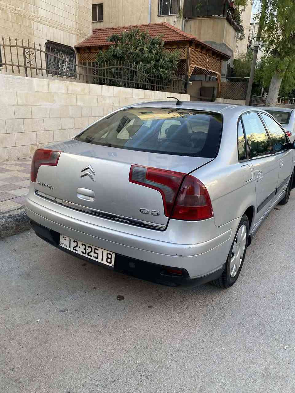 سيتروين c5 2006 
ماتور 2000cc قوي واقتصادي 
بتمشي بالتنكه ١٦٠-١٧٠ حسب الدعسه 
عليها نظام هايدروليك من الشركه فش عليه مشاكل 
ماتور وجير جيد 
شاشة اعطال 
والمزيد من الاضافات 
مرخصه لشهر ١٢ 
السعر 1600 نهائي


**إذا كنت صاحب هذا الإعلان وتريد حذفه لأي سبب، رجاءا أرسل رسالة إلى الدعم الفني**