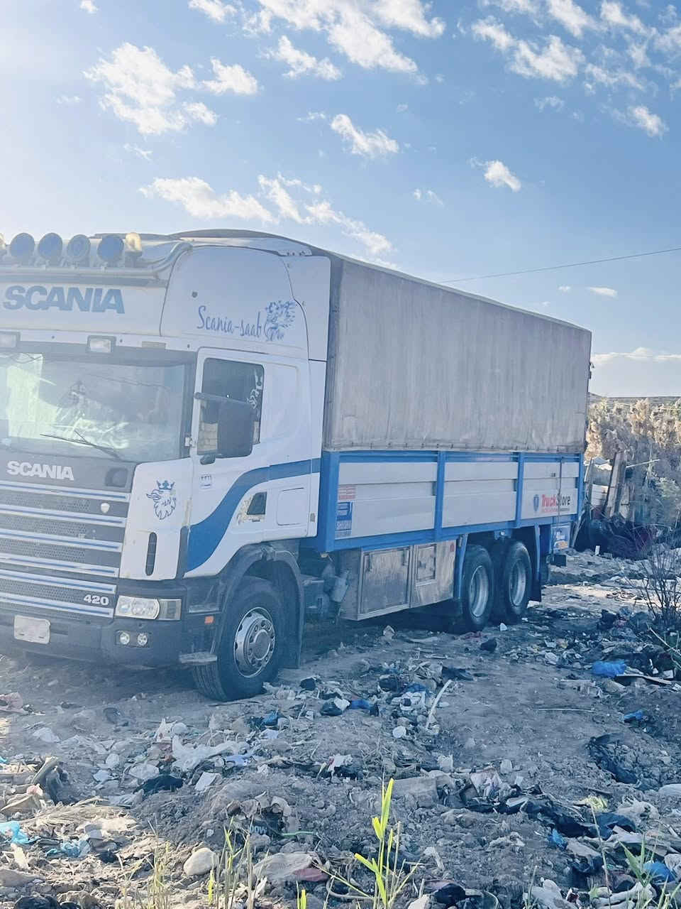 السلام عليكم للبيع سكانيه موديل 2000سحال مزوج مداور ثاني يوم  ***********
