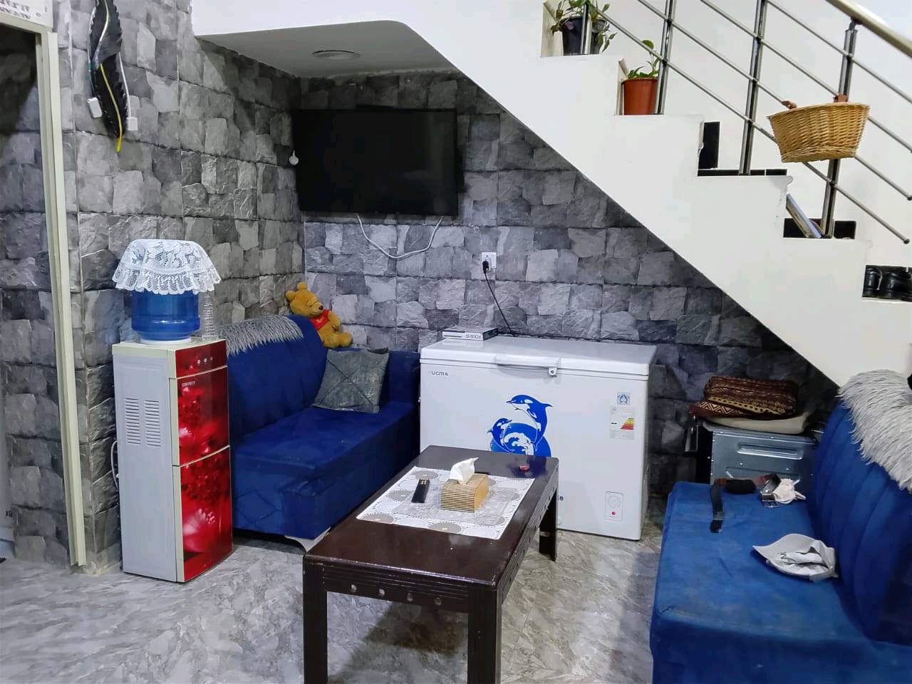 دار للبيع طابو صرف المساحه  150 متر بناء حديث 2024  كامل مكمل مابي نقص 
الطابق الأول استقبال وغرفه  ومطبخ مع الكاونــتـــــر مع الطباخ التركي مثل ماوضح بالصوره وصاله و حمام 
الطابق الثاني 3 غرف وصاله  العنوان بغداد المدائن  حي (التصنيـــــــــع)   الاستفسار والاتصال الرقم هـــ‏‪***********‬‏

(جيب غراضك واگعد)
فؤل ومكفول