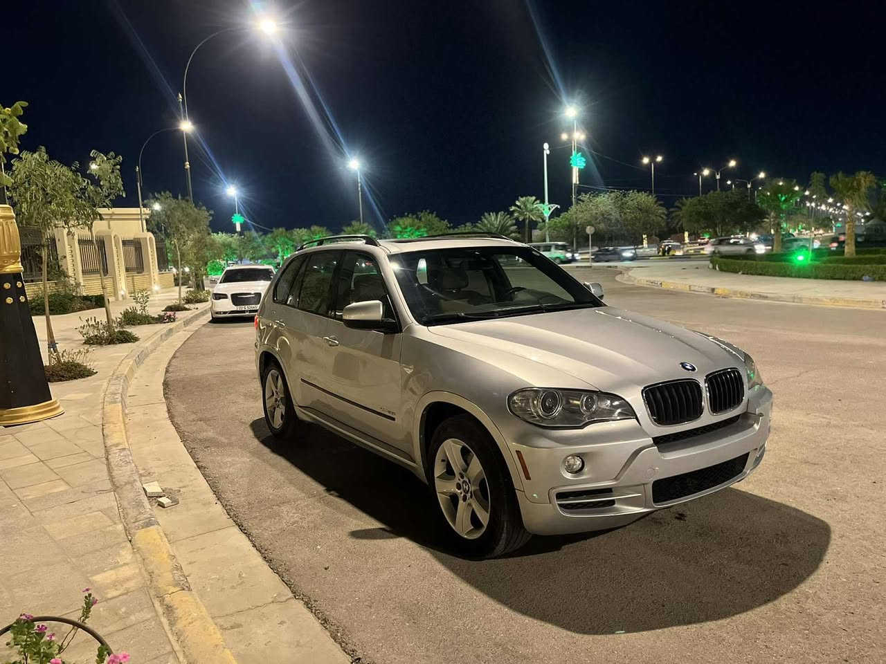 السلام عليكم x5موديل 2009 للبيع السعر 120 بيها مجال محرك N52 جاهزه ورقم اربيل تحويل فقط  ***********
