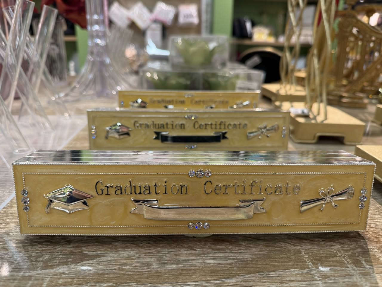 @eventsstore3in1 محل متكامل موقعة بالداوودي نهاية شارع التانكي عمارة صيدلية هيدروجين
غراضهم جدا مختلفة عن اي مكان لتجهيز المناسابات
 ***********
