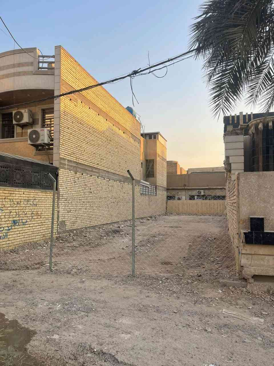 📢 أرض للبيع بسعر مناسب – من صاحب الأرض مباشرة
🔹 المساحة: 196 م²
🔹 الواجهة: 7 م
🔹 النزال: 28 م
🔹 الموقع: منطقة المعلمين – المربع الذهبي (موقع مميز وقريب من الخدمات)

✅ الأرض مناسبة للسكن أو الاستثمار
✅ السعر مناسب وقابل للتفاوض
✅ البيع مباشر من صاحب الأرض

📞 للاستفسار والاتصال: ***********
