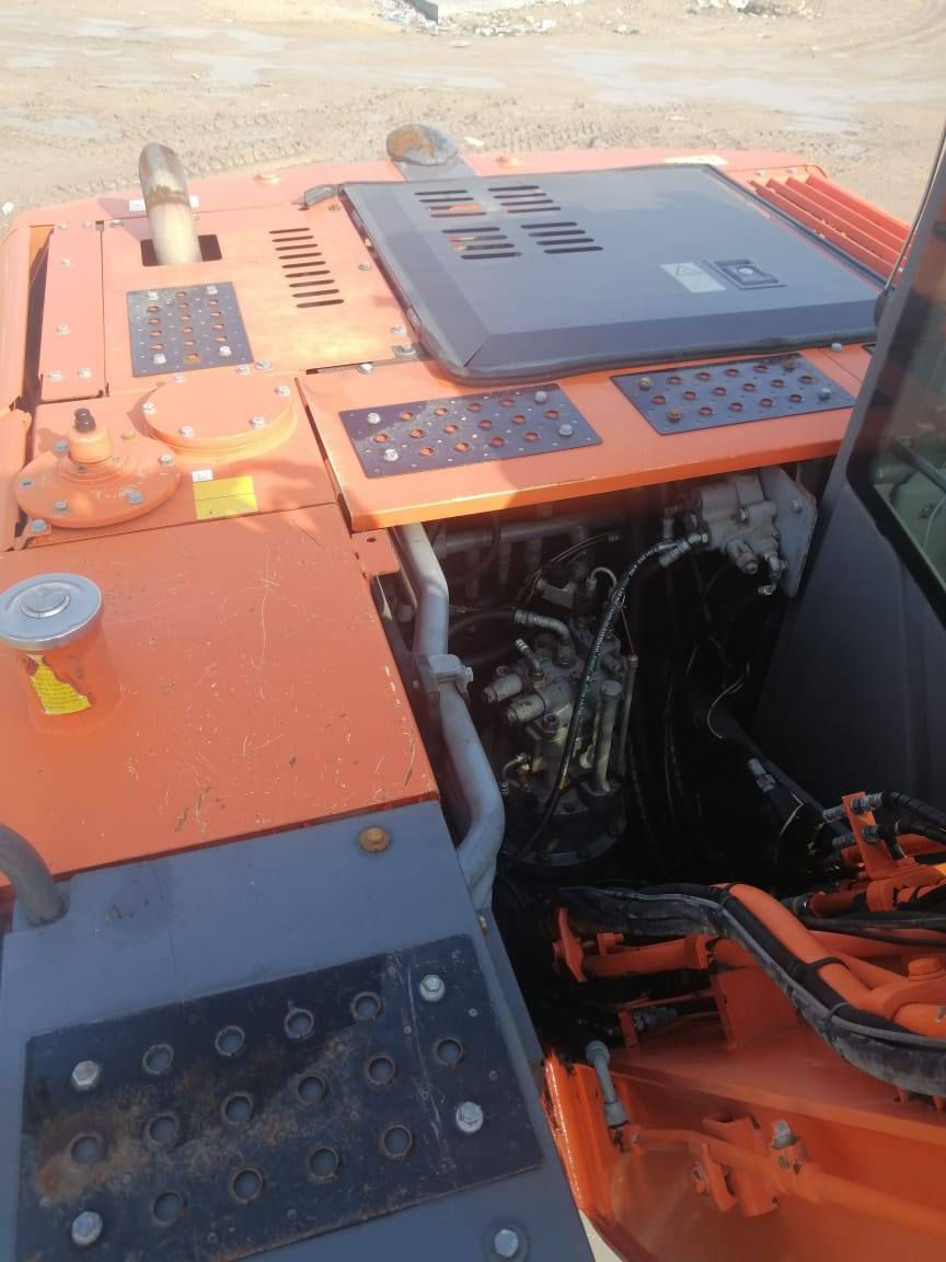 سلام عليكم  هيتاشي زت ثري فول موصافات مكينه وكلشي جاهز للعمل حجم 170 رقم اربيل وسنويه جديدة.  وراعيها حاضر للتحويل السعر 6 شدات ونص
***********
