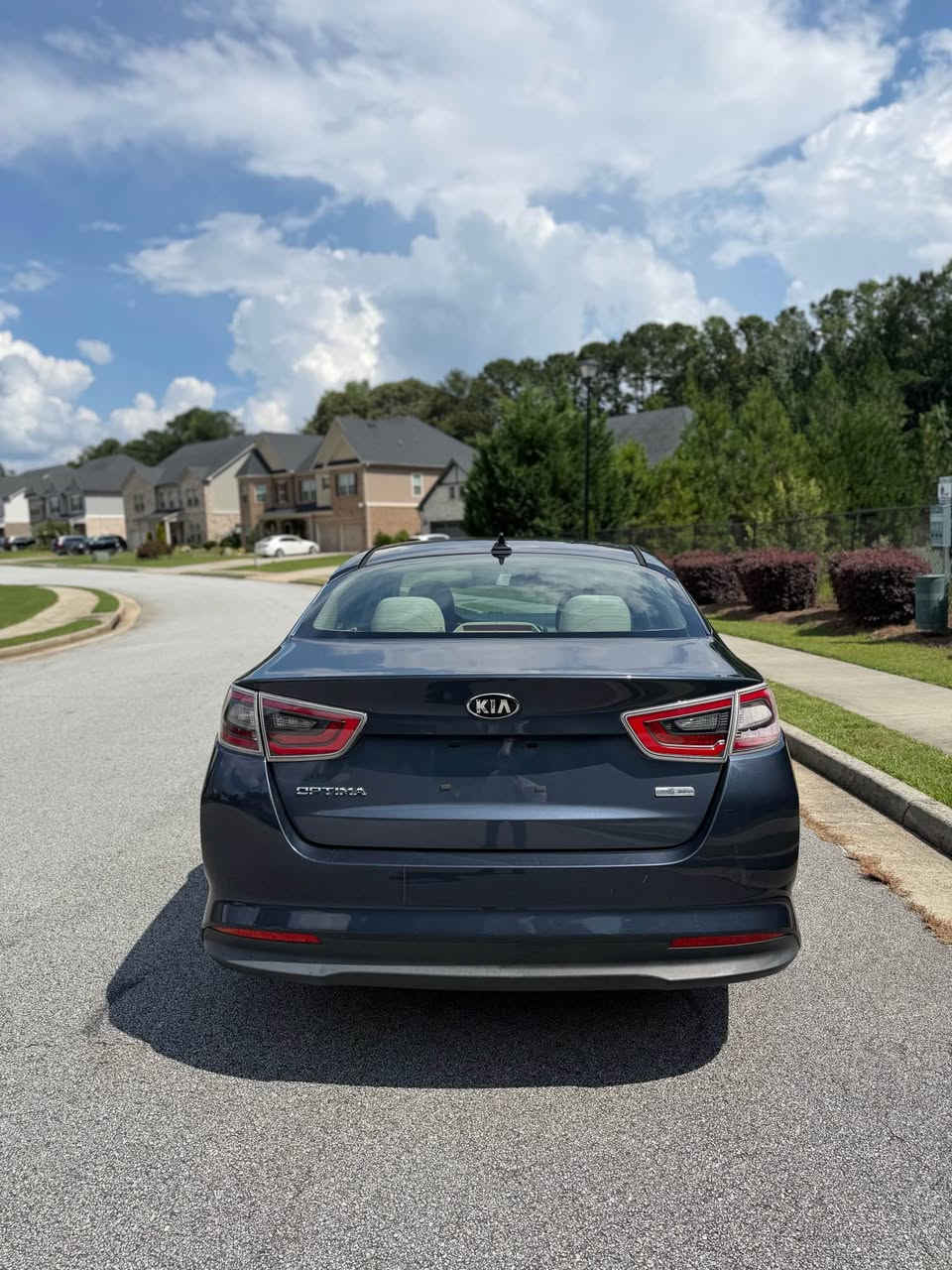 2015 Kia Optima Hybrid Gas/Batter
Drives like new 
144,000 miles 
Bluetooth 
4 like new tires 
Ac/Heat works great 
Passed emissions 
Clean title 
Great on gas ⛽️ 36 City 40 HWY Stone Mountain, GA


**إذا كنت صاحب هذا الإعلان وتريد حذفه لأي سبب، رجاءا أرسل رسالة إلى الدعم الفني**