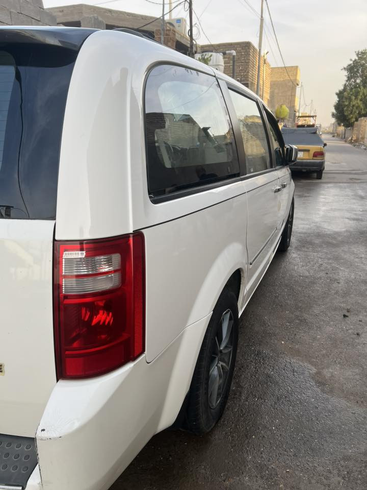 السلام عليكم
دوج كرفان موديل 2008
1بيبان كهربائي 
2تشغيل عن بعد
3تبريد ثلاث قطع التبريد خير من الله
4كشن كهربائي 
5كير ومحرك مكفول 
6سياره نضيفه كلش
***********
***********السعر123وبيه مجال
