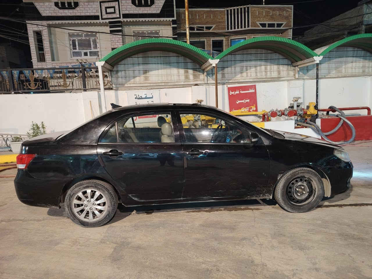 السلام عليكم عندي بي وايدي جي 3 2013 رقم بغداد جديد بسمي تحويل ثاني يوم سياره بصمة وفتحة وتحكم ستيرن وشاشة مكاني بغداد سياره بيهه صدر تعبان وكنترول مال كير حسب مكالولي سعرهه ٤٨ وبيهه مجال الشراي يتصل او خاص موجود ***********
