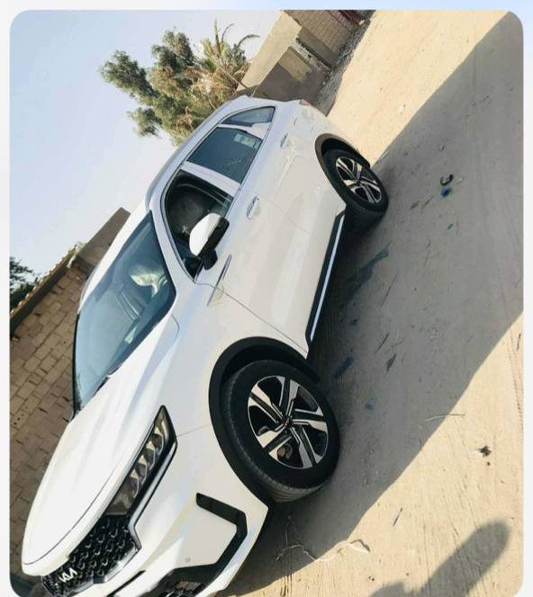 كيا سورنتو موديل 2023 خليجي. 
ضمان الشركة الدولية 
رقم بغداد 
 السيارة مكفولة 
  ماشية 37 الف 
مواصفات
 بصمة + بصمة ابواب
 تشغيل عن بعد
 كير ماوس
 6 سلندر
 7راكب 
شفتات مقود 
سايد بريك بصمة 
جنطة كهرباء
 كشنات كهرباء
 مري شفط
 اشاير باالمري 
كامرة خلفية دواره 
حساس امامي خلفي
 بردات خلفية
 اوتو هولد مود درايف
 3 قطع تبريد  
للاتصال 
***********
مكان السيارة الديوانية    
السعر 295
