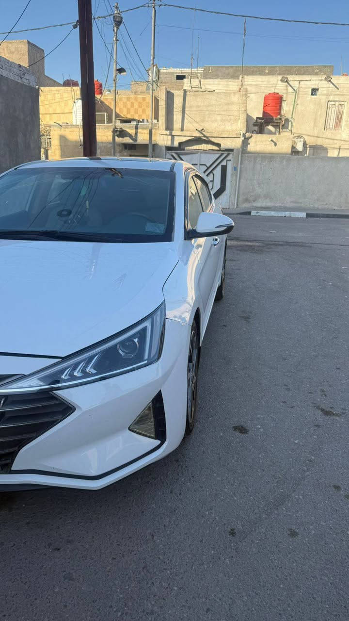 السلام عليكم النتره 2019 فول مواصفات السياره بيهه صبغ بيبان وجاملغ السياره مال اقصاد و منتهيه السعر 130 الاستفسار ***********
