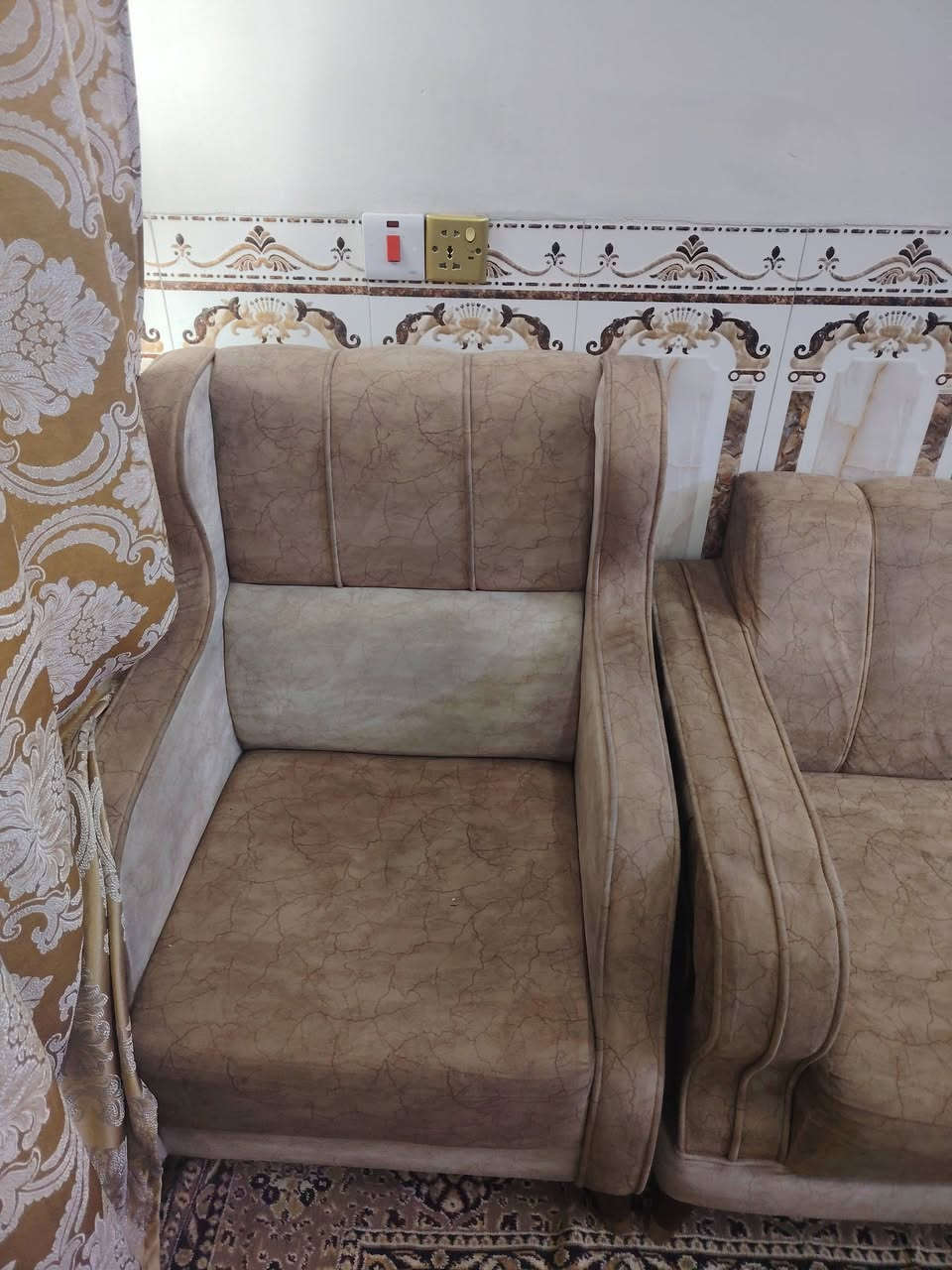 تخم للبيع العنوان الدورة ابو دشير
تخم 10 مقاعد نضيف ما بي اي ضرر والاسفنج مالته بعده ما دايس صار شهرين من مشترينه لا كسر بي ولا اي شي  سعر 650 الف ***********
