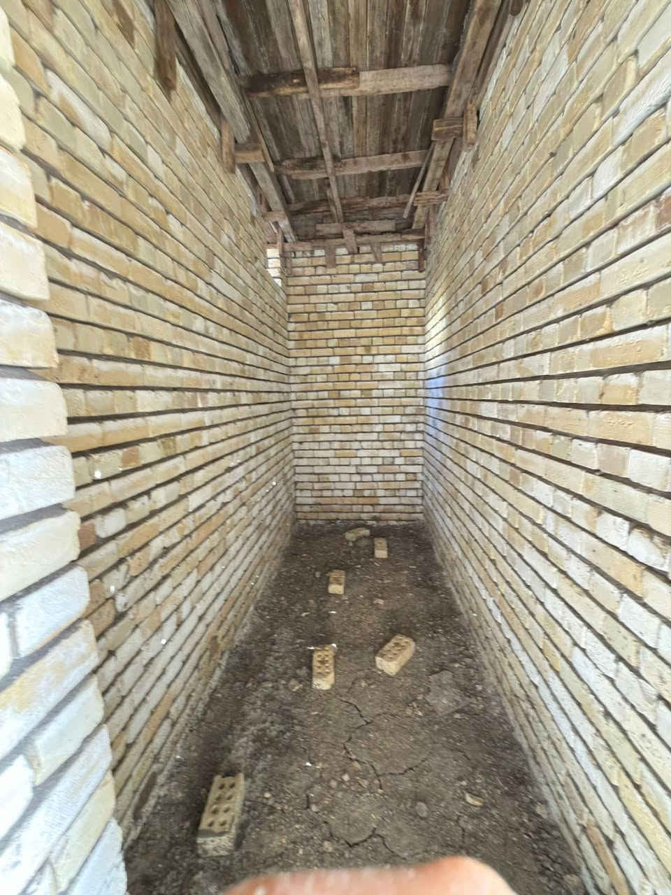 السلام عليكم هيكل معروض للبيع المساحه 200متر بناء طابوك جمهوري صب درجى اولى  خريطه حديد ثقيل شغل البيت كله موجود تصوير من حديد وشيش وصب وبناء أمانة الله موقع البيت المجمع المقابيل مستشفى  القاسم ع قرب أسواق المرتضى نفسه شارع الاسواق قريب على الشارع الرئيسي للستفسار الاتصال على الأرقام 
***********
***********
مكتب السند للعقار
