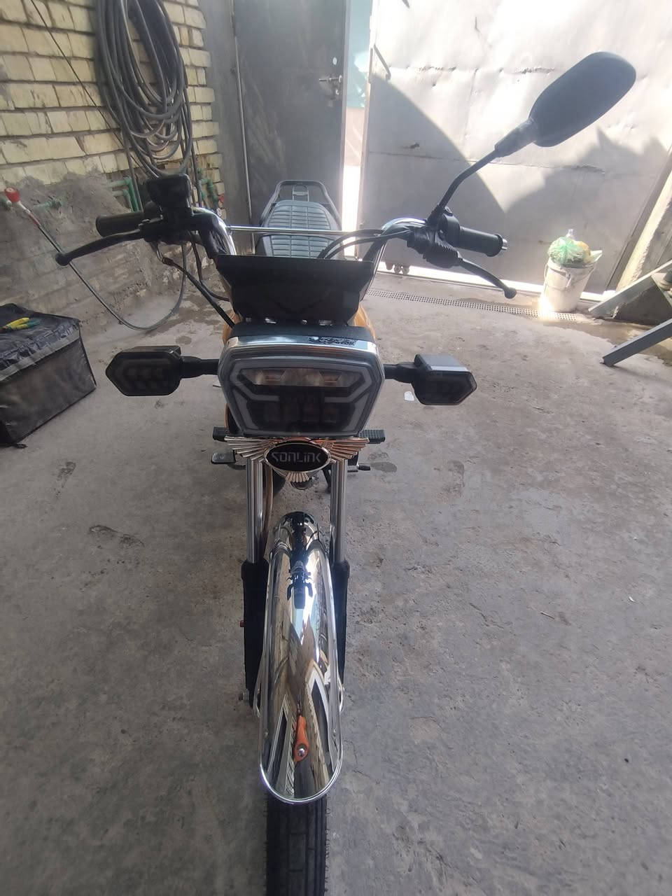 سلام عليكم للبيع دراجه سيفان مديل 2025  مكينه 200 سيسي جديده كلش كفاله عامه      مامشتغله دليفري ابد تفر العراق كله تفحص الله شاهد سبحانه ماممدوده عليه  جديده كلش سعره (875) وبيه مجال بيه اوراق مكاني بغداد حي الفرات ***********
