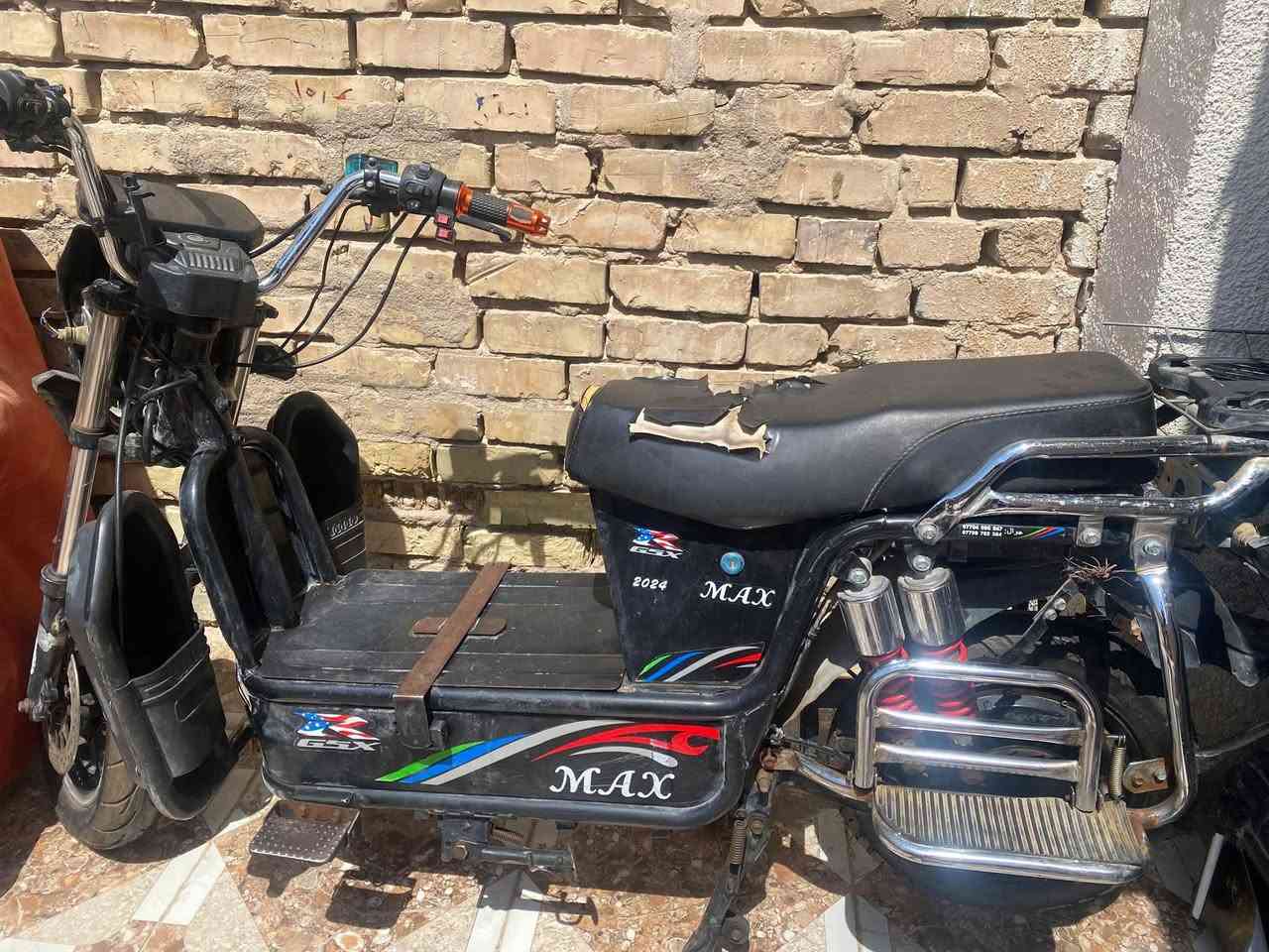 للبيع دراجه شحن موديل ٢٠٢٤
بيهه عطل بل ملف اوبطاريات مابيهه أبيع  على هل وظعيه 
٢٠٠ بيهه مجال بسيط 
***********
