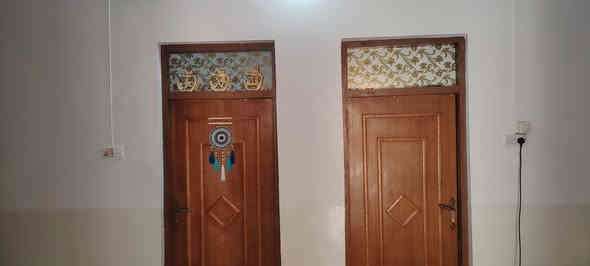 بيت لبيع طابو صرف حر في نهاية شارع البريد الحمزه الشرقي  ركن مساحه ٢٢٠ يحتوي ع ٣ غرف نوم وبراني وصاله كبار
بناء جديد سنه 2021
استفسار الرقم ***********
