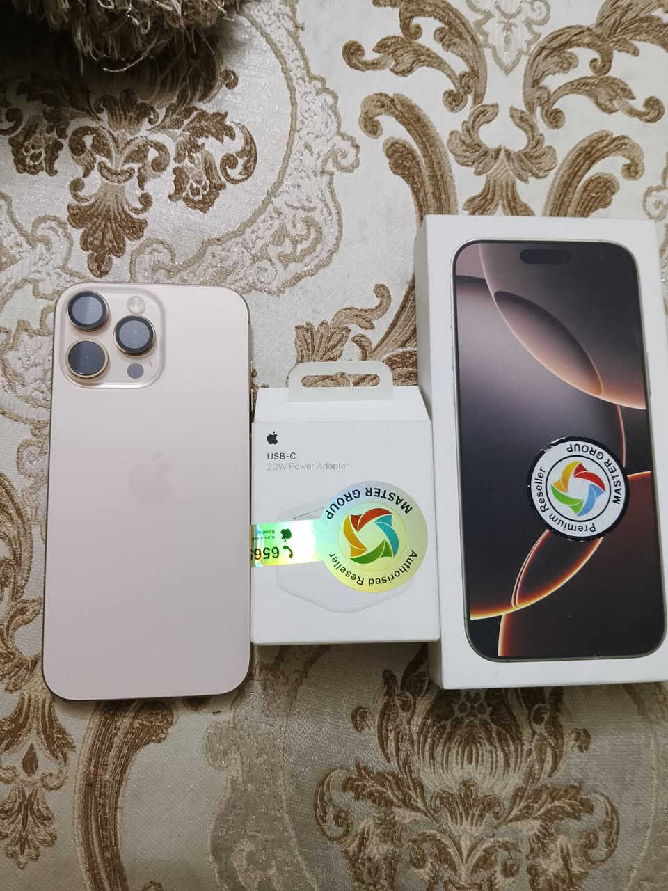 ايفون 16برو ماكس. ذهبي.  ماستر
بطاريه 100
عدد دورات الشحن 180
ذاكره 256
الجهاز. وياه راس شاحنه.  ب بدون كيبل.بدون. كيبل. 
مكاني بغداد الشعب.   
رقمي ***********
سعر مليون 450
