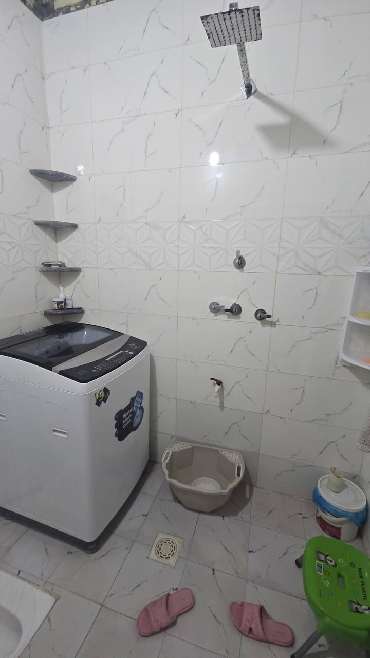 سلام عليكم بيع مستعجل  بيت ١٠٠متر طابق واحد بيه كافه الخدمات مدارس  مي كهرباء مجاري كربلاء رابط الزبيليه مجمع السفيرسعرة سعرة ٨٥  اوبيه مجال اتصل وتدلل *********** *********** حتى اقصاد ابيعه ونزل اسمك سهم موقرار الله شاهد بيتي لا دلال ولا مروج
