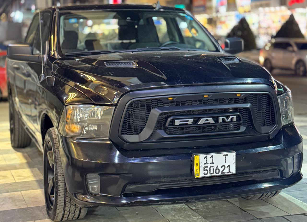 السلام عليكم .. للبيع موديل دوج رام كلاسك 22 
ضرر سطحي جاملغ و بنيد تبديل و صبغ 
الراديتر نفسه البلادي 
محرك 5700 
باب طويل بدي قصير المرغوب 
شاشه كبيره 
حساسات 
دبل صالنصه
ويل بلادي اسود السياره فول بلاك من امريكا 
رقم الجديد باسمي  و هزه جديده 
مكاني بغداد . السعر 255  و بي مجال 
***********
