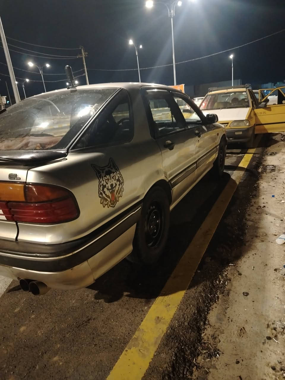 ميستبوشي كلنت موديل 1989 ب اسمي سنويه ل 2030
صدر جديد محرك لاصرف لا تبخير خير من الله وكير بالشرط تايرات الأمامي جديد الخلفي نص عمر
تبريد بس نقص كمبريسر فقط
راديتر جديد
باتري جديد
مازدا جديد
مابيها قطرة خياس 
السعر 45 وبيها مجال شي قليل
بياع شراي لاتخابر وتعبني وتعبك

***********
