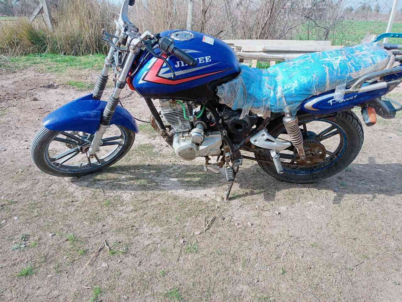 سلام عليكم موطور لبيع سعر 250 وبي مجال بسيط ***********
