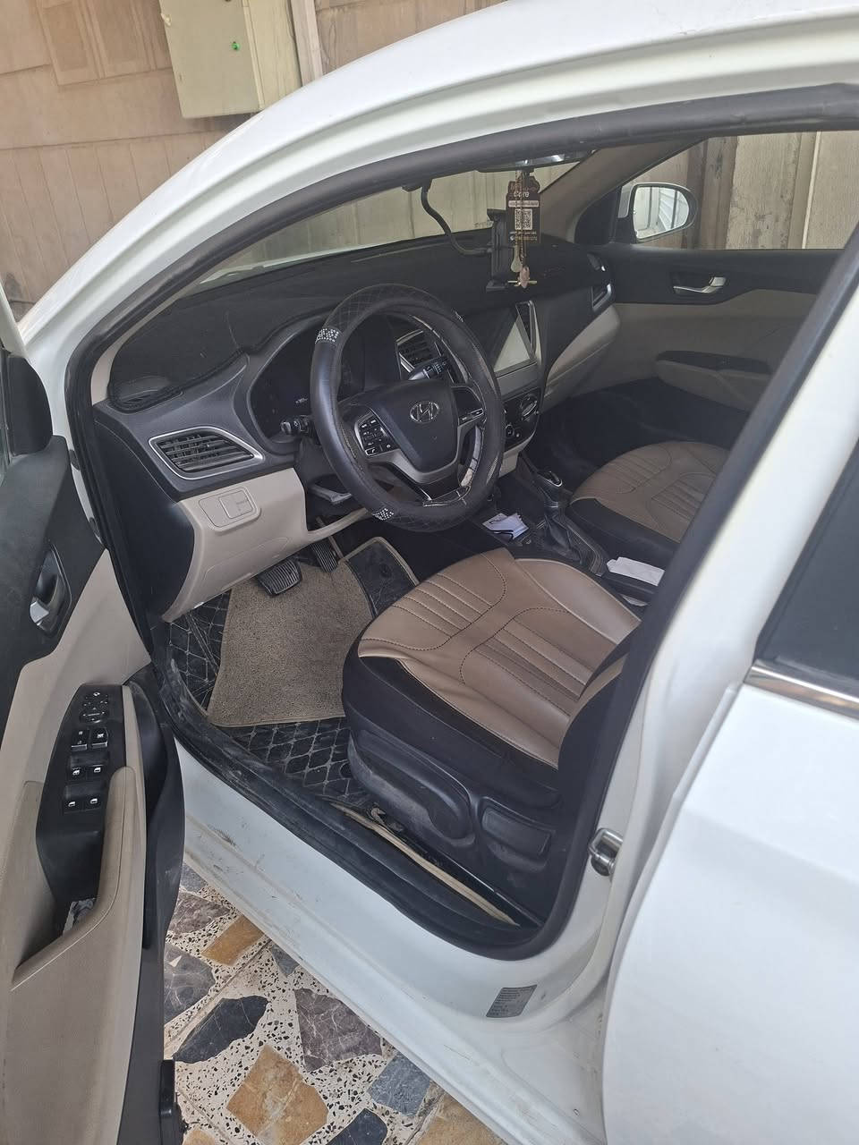 سلام علكيم اكسنت خليجي موديل 2019 للبيع رايدهة 130 ورقه وبيهة مجال العنوان بغداد الدورة رقم الهاتف ***********
