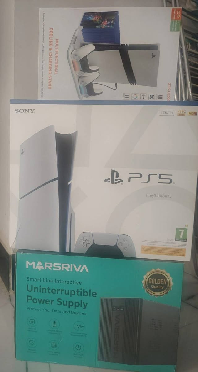 ابيع كامل مابيع قطع
بلي فاي سلم 1 تيرا امريكي 
UPS 1500V يو بي اس بطاريه 9A
+ جوستك اضافيه جديده بالكارتونه 
+ قاعده تبريد وشواحن
و فيفا 26
اذا مو كل شي بكارتونته وفلينته لتاخذه
مليون 1,000,000 IQD
 وبي مجال قليل
واتس ***********
