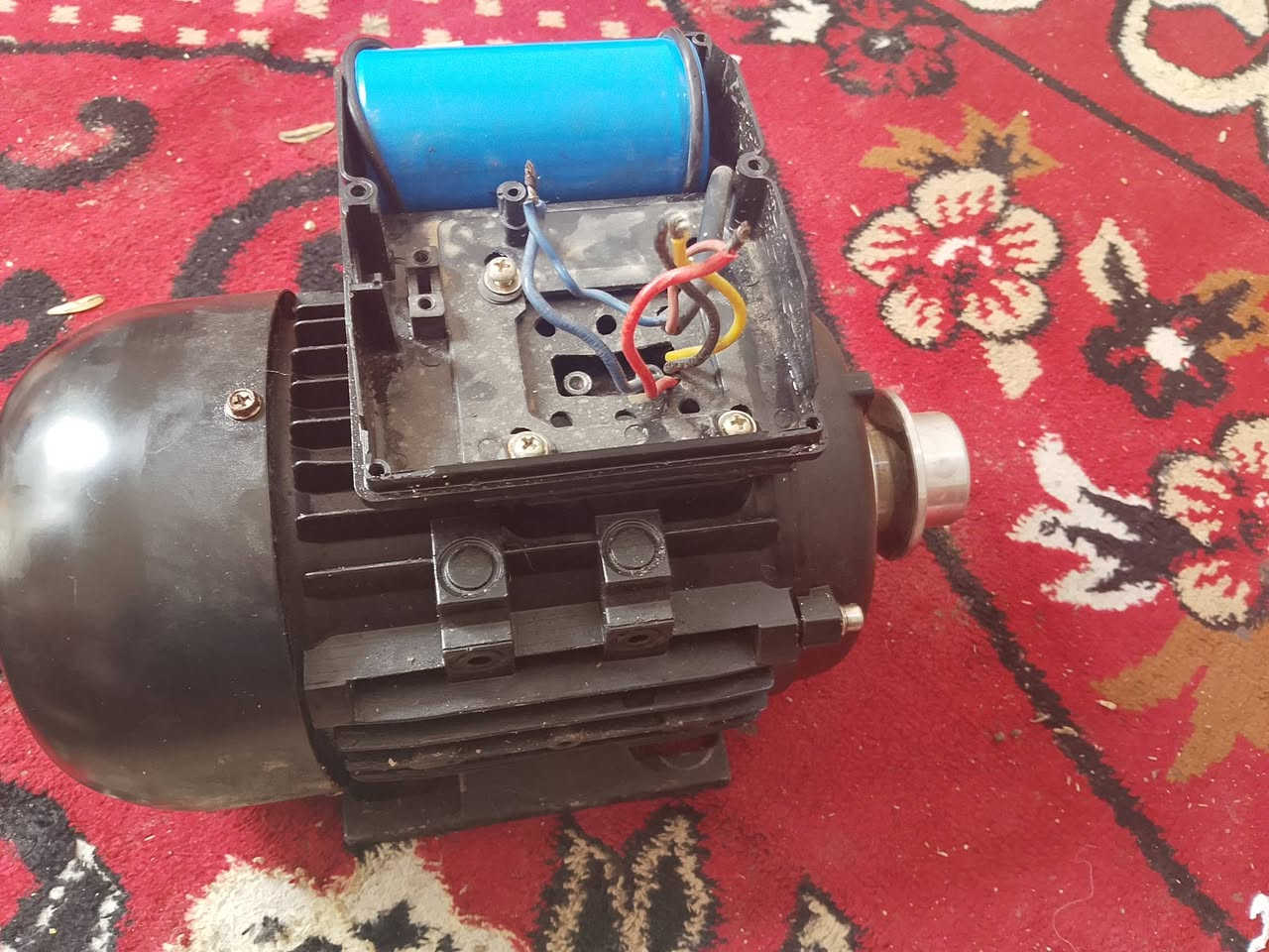 السلام عليكم ورحمه الله وبركاته
متوفر ماطور يرهم خالعه ويرهم مضخه غسل 
1400دوره في الدقيقه 
بقوه ثلاثه حصان 
ستندر ونضيف جدااا
العنوان بغداد 
السعر اتصل وتدلل 
للاستفسار ***********
