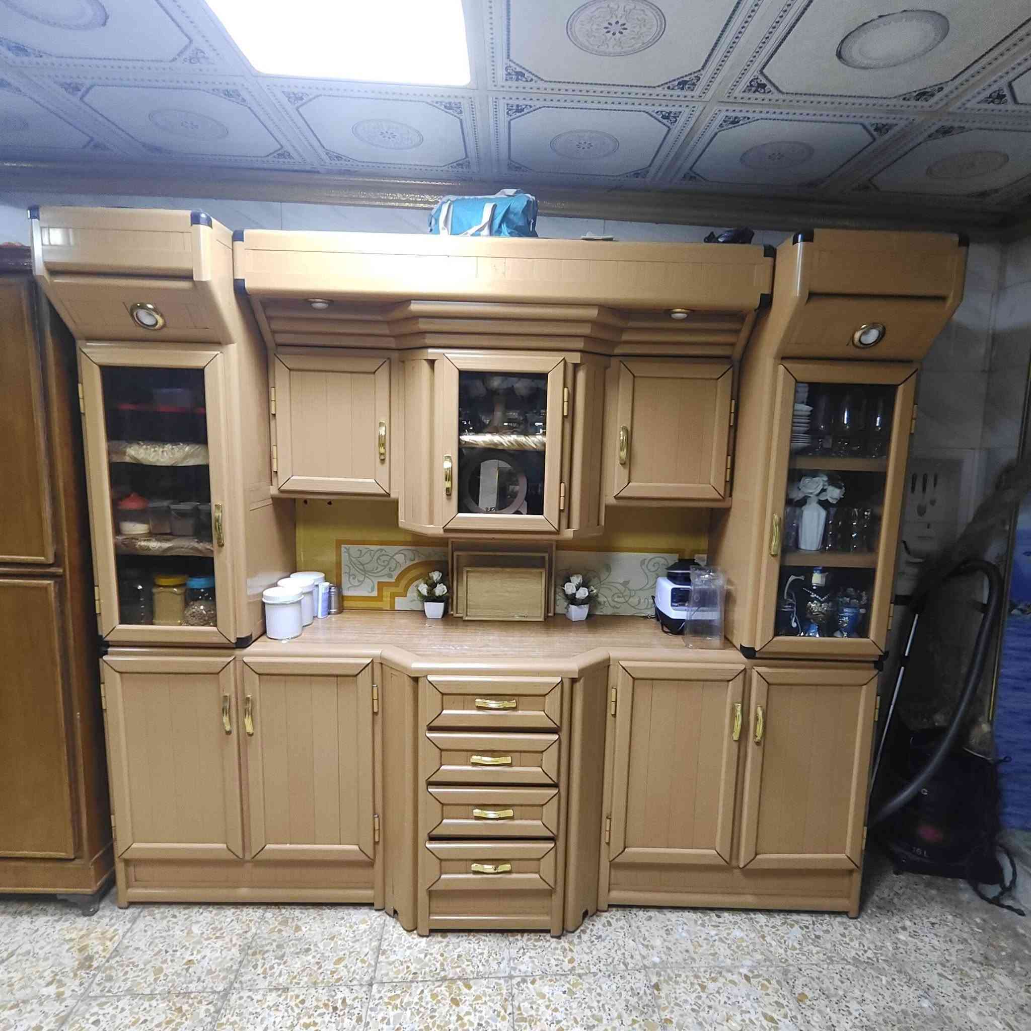 سلام عليكم كاونتر لبيع نضيف لنضافه 90من ميه لعنوان بغداد بياع شقق حي لسلام لسعر(400) و رقم *********** لشراي يتصل و بي خير و يدلل ❤

