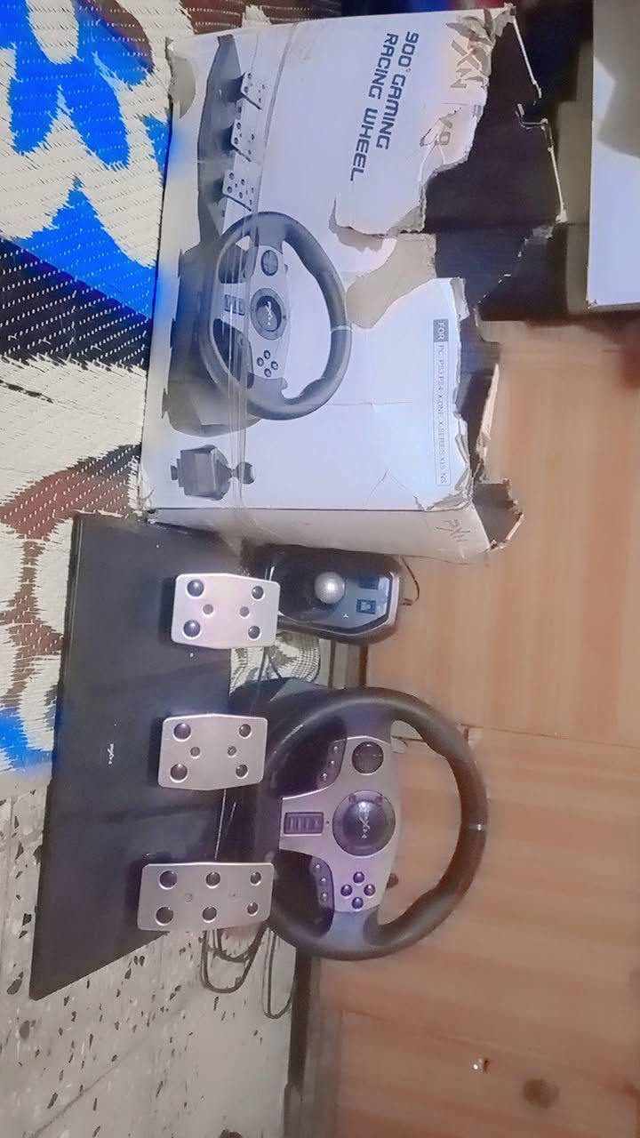 بلي فور سلم اون لاين نضافه فول معا اثنين يدات اصليه وقرصين جي تي اي 5 وذاكرو 2  ويجي ويا كارتونته ويا يجي ستيرن V9الجيل الاول ويا كير عادي ويا 3دواسات وكارتونته السعر375 وبي مجال *********** مكاني مدينة الصدر
