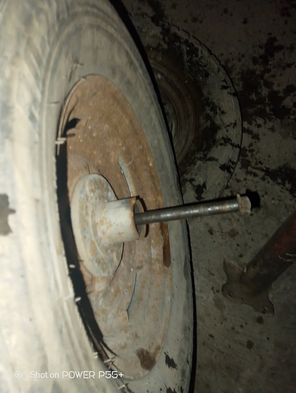 سلام عليكم مكينه وتايرات وكسن البيع الرقم ***********
