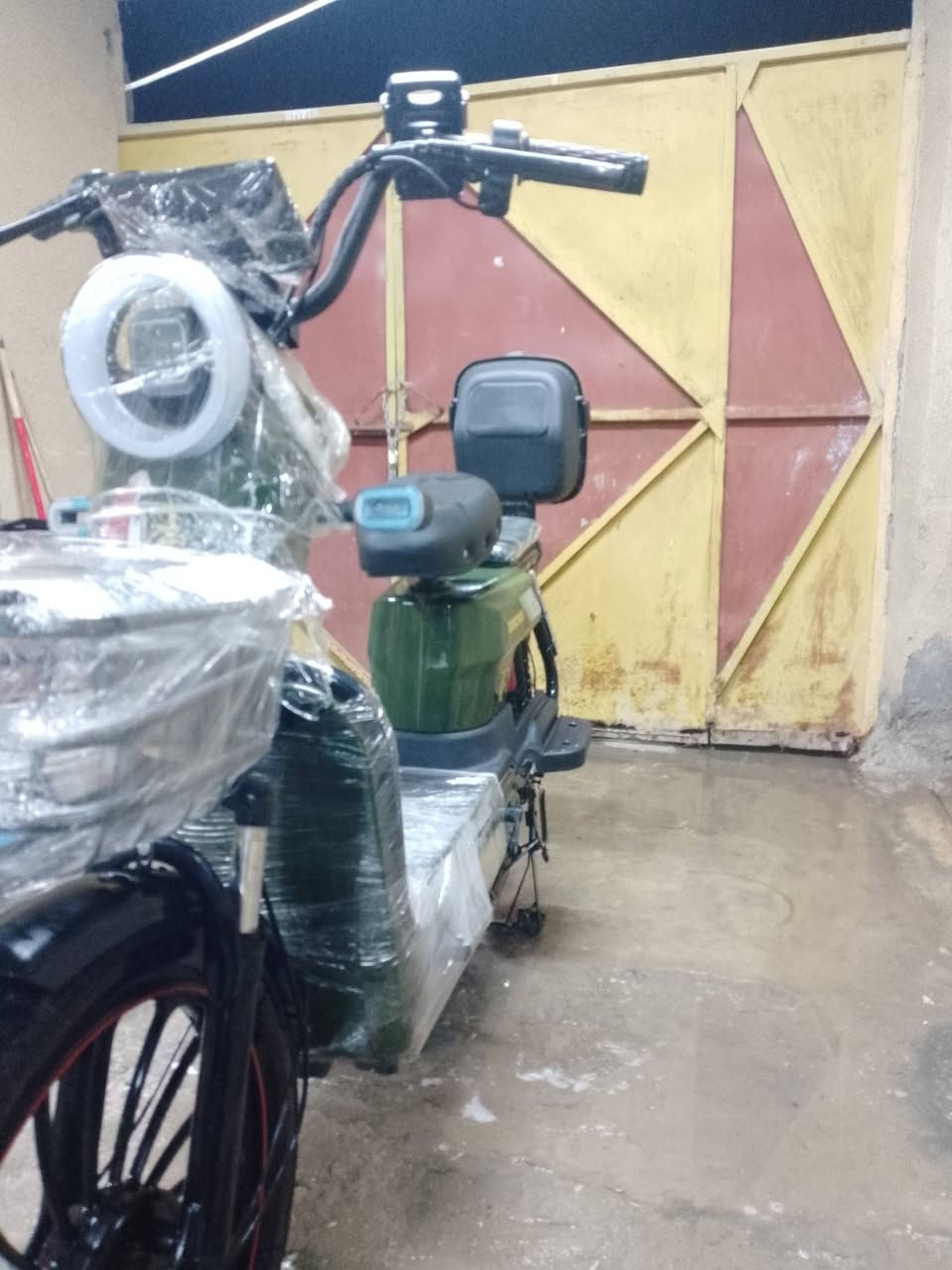 سلام عليكم 
دراجت شحن للبيع 
بصمات 2كارت2سويج 2
مكاني بصره الزبير
***********
هذ رقمي وبلخدمه
