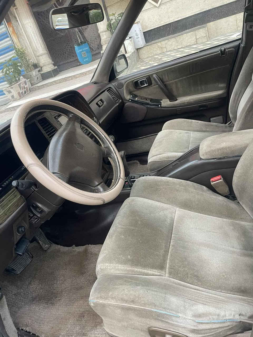 السلام عليكم هارتوب موديل ٩٠ رقم بغداد انكليزي باسمي كير مكينه مكفوله صدر جديد مكفوله من ضربه وصبغ والكص بيه جراد خفيف ب قماره تخم تاير سياره نضيفه وجاهزه  داخله نضيف جدا مكان سياره بغداد السعر ٥٥ بيه مجال بصيط الاتصال ***********
