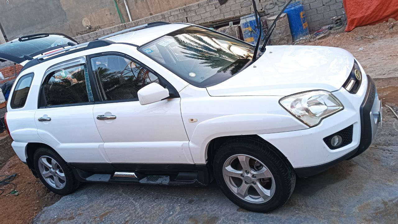 سبورتج 2010للبيع خليجي بيهه باب الصدر فقط مبدله اثر ضربه والباب الاصليه موجوده كشنات جلد تبريد مابي شي وتدفئه بالكشنات مكاني بابل السعر 123$
للاستفسار ***********
