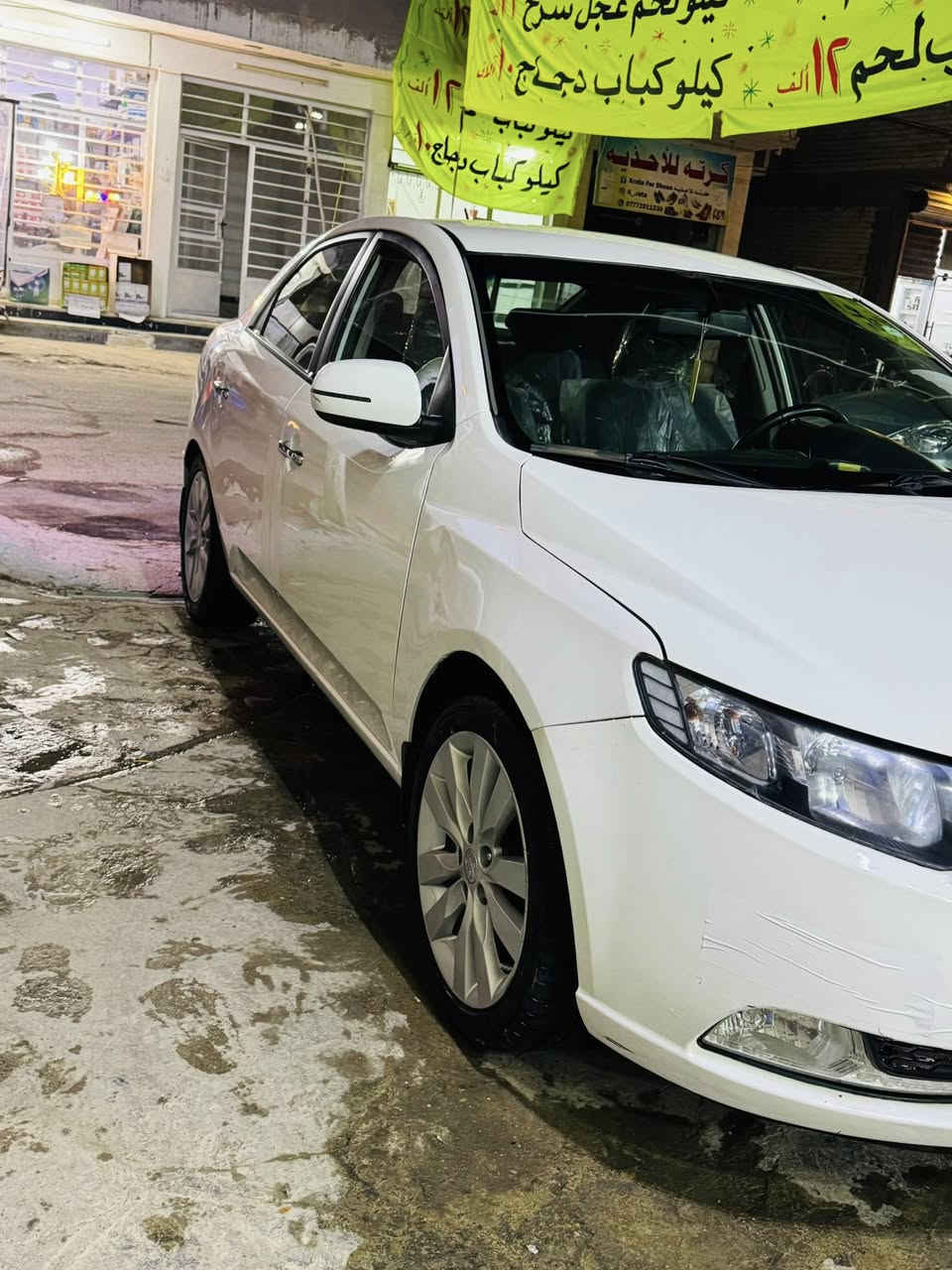 للبيع كيا سيراتو 2013 خليجي محرك 1600 دوش  باسمي تحويل مباشر بيها فقط ربع باب خلفي صبغ بدون دواخل  ماشيه 200 مكانها بغداد 
للتواصل ***********
