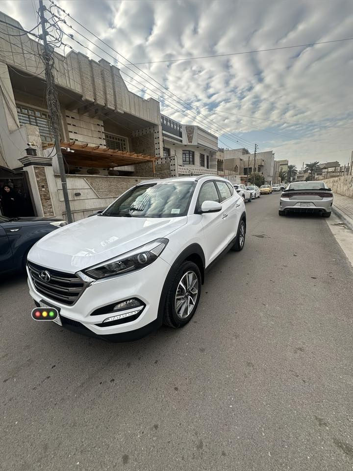 توسان 2018
خليجي مكفولة كفالة عامة
رقم بغداد 
ماشية 60 الف كيلو 
السعر 196 $ ما متوجد ع الفيس 
الاتصال ***********
