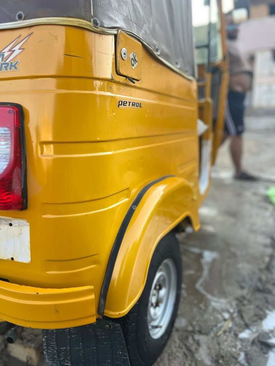 سلام عليكم تكتك 2019شهر11كفاله من الصبغ والمعجون كفاله كشر ومكينه جاهزه كبل للشارع تاجي سبع البور *********** اتصل وتدلل 🇯🇵
