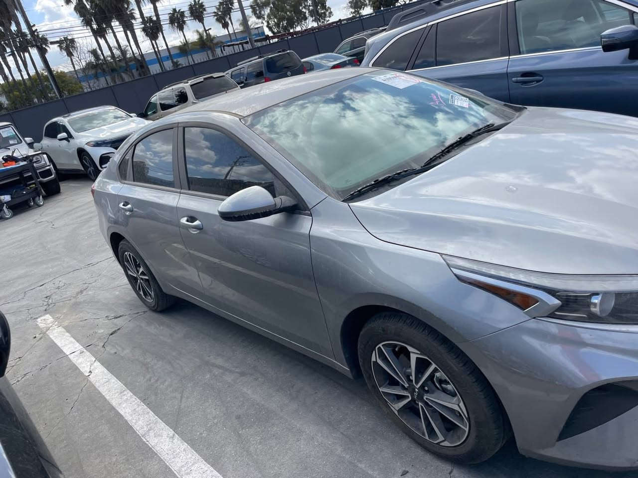 فورتي 24 رقم بغداد بأسمي دخول جديد حادثها بس دعاميه صور الحادث موجوده 
ماشيه 28 الف السياره ع وضع الشركه 
مكاني بغداد زعفرانيه
***********
