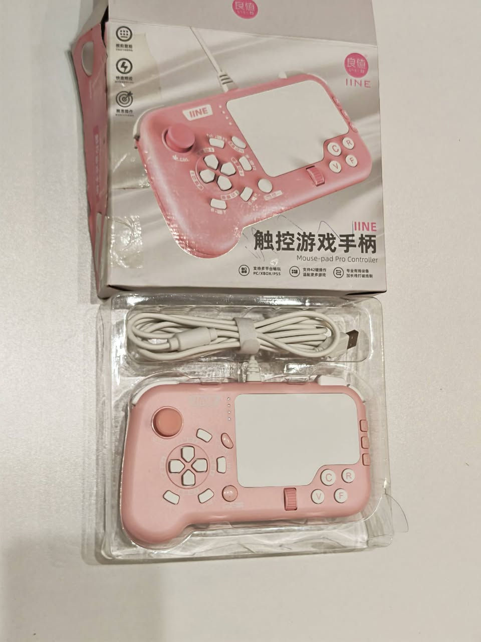 جويستك سلكي احترافي نوع IINE Mouse-pad Pro Controller
تصميم مريح وخفيف – لون وردي مميز 💗
✅ يدعم: PC / PS5 / XBOX
✅ أزرار سلسة وسريعة الاستجابة
✅ سلك USB طويل وثابت
✅ مناسب لألعاب الحروب، والألعاب الاخرى
للبيع قيم سعرها


**إذا كنت صاحب هذا الإعلان وتريد حذفه لأي سبب، رجاءا أرسل رسالة إلى الدعم الفني**
