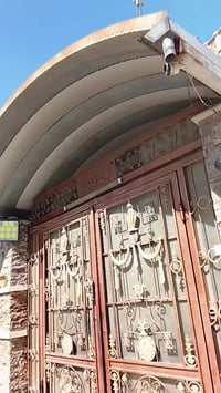 للبيع سقيفة كما موضحة بصورة مستعجل على البيع ٠٧٧٠٤٦٤٥٤٥٣