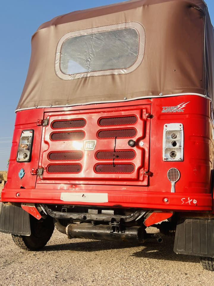 السلام عليكم تكتك 🛺 20  / اوراق كشره نضيفه مكيفه مفتوح تجفيت شركه ؛ ولا تنقيس ولا تبخير 
***********
