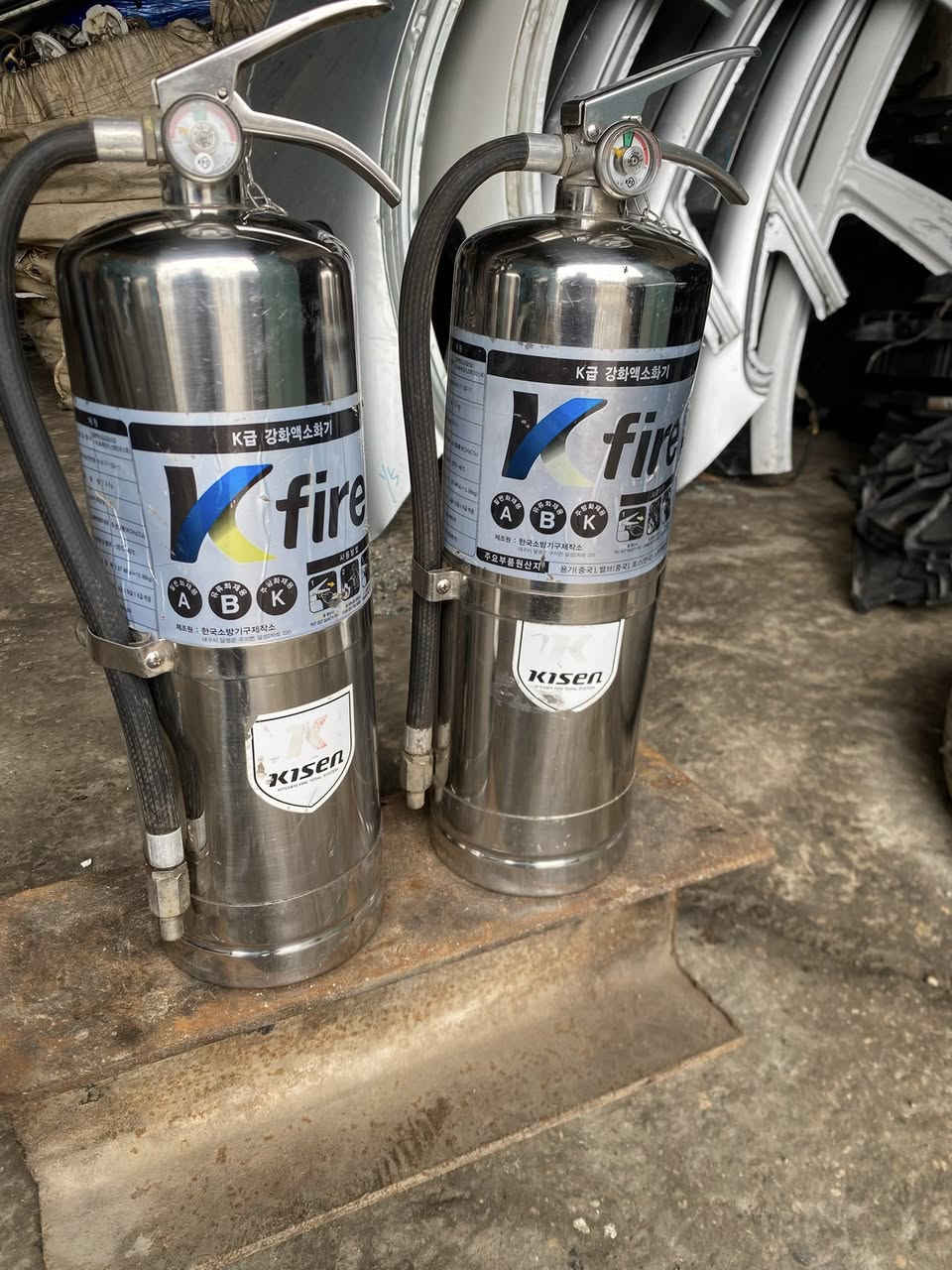 سلام عليكم طفليت حريق ع٢سل إستيل  اصليات سعر5$ ورقات الستفسار *********** كسره وعطش
