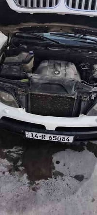 ‏السلام عليكم شباب ‏Bmw x5 موديل 2006 عالية وعائليه 5 راكب  ‏لون ابيض ...