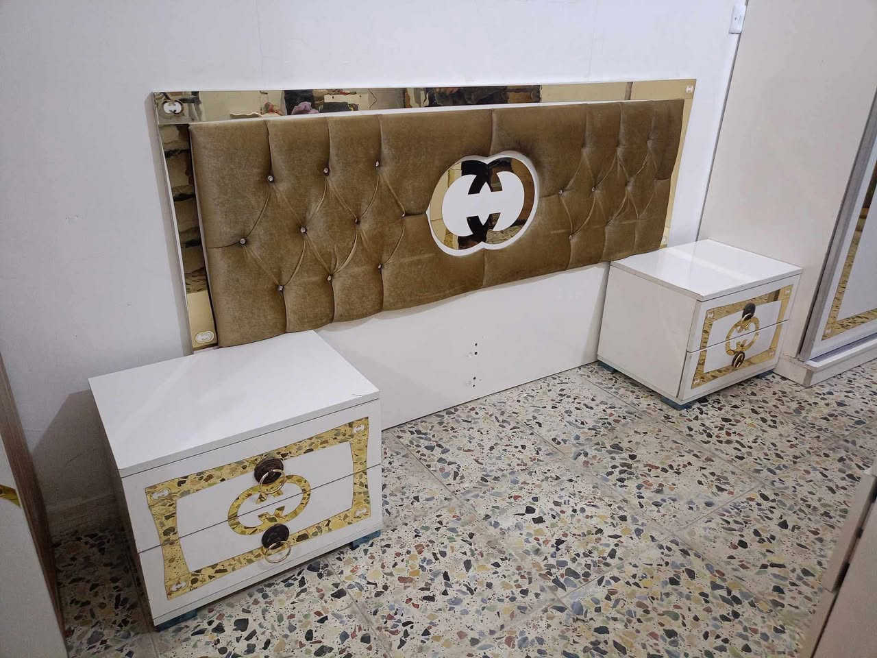 غرفة تركي 🇹🇷 
مستخدام 👉✨
5  قطع  ✨✨
نضافه 90 💯
نظام سلايت 💖
السعر425💖💸
مع شد🪛 ونقل 🚚  مجاني  داخل بغداد  محافظات بكروه
يتوفر جميع أنواع الغرف التركي


**إذا كنت صاحب هذا الإعلان وتريد حذفه لأي سبب، رجاءا أرسل رسالة إلى الدعم الفني**