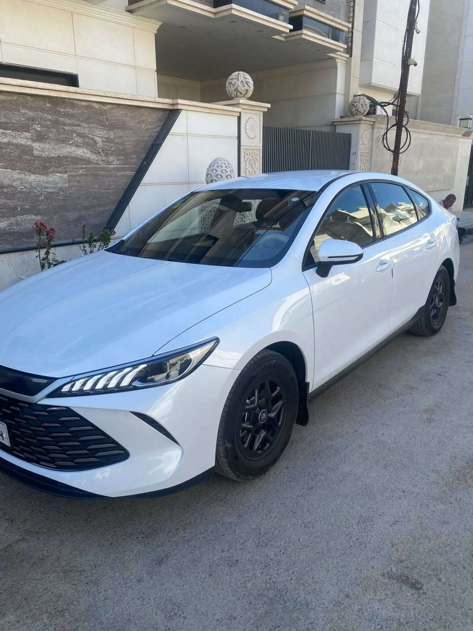 السلام عليكم..من رخصة مسؤول الگروب..مكلف بالنشر
سيارة BYD گن بلاص موديل 2025 ماشية 11 ألف مكفولة من كل شيء..الكشنات مغلفة وبيها تخم ارضيات وكفر حماية جيلاتيني للحصان الوسطاني
السعر 19 مليون وبيها مجال بسيط
للتواصل والاستفسار *********** 
مكان السيارة صباحاً في الشورجة
ومساءاً في الغزالية
