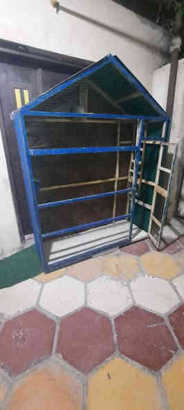 قفص للبيع
موقع حي العسكري قرب دوانيه اعباده

السعر 125 بي مجال

*********** رقم
