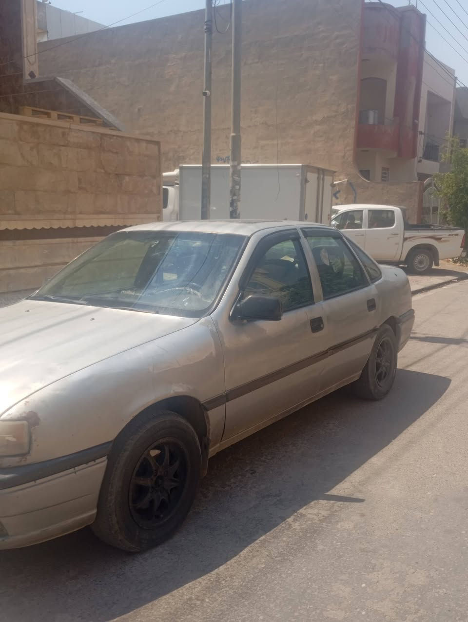 اوبل فكترة للبيع
موديل 93 لون سلفر رقم الانبار سنوية منتهية 
كير مكينة شرط مكينة1800
صاحبهة موجود تحويل ثاني يوم نضيفة بيهة خياس شوية من يم الجاملغ الورة صفحت السكن داخل نضيف سيارة نضيفة السعر25وبيهة مجال للطيبين للتواصل ***********واتساب

