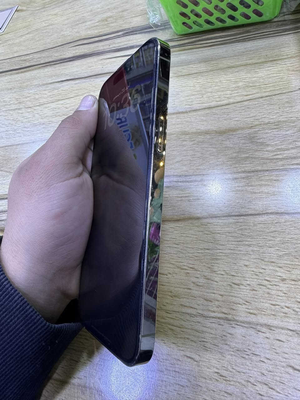 سلام عليكم 14 بدون كارتون وتر 
بطارية 87 ذاكرة 256 بس ضهرة مكسور 
700 وبي شوي مجال ***********.؟
مدينة الصدر
