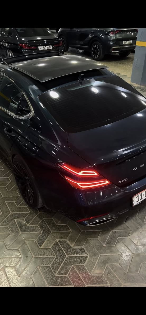 G70 2022 twin turbo 🧨
اذا تدور نظيف اعبر المنشور
جنسز G70 موديل 2022 فول 1/1 

محرك 6 سلندر 3.300 توين تيربو 🚀🚀
السيارة برستيج بأعلى المواصفات كلشي فول
 
ماشيه 84 الاف كيلو قابل للزيادة

بيها جاملغ وباب صفحة السايق وربع البنيد من امريكا 
وهنا بالعراق جاملغ خلفي وباب خلفي وباب امامي صفحة الصدر

يعني خمس قطع وربع البنيد وحادثها موجود بالصور
ماعندي سونار 

‎
السعر 179 ورقة وبيها مجال للشراي انشالله 

السعر جدا مناسب ومستحيل اكو هيج سعر بخواتها لو حزام 

مكان السيارة : بغداد البلديات .

‎رقم : *********** موجود واتساب
